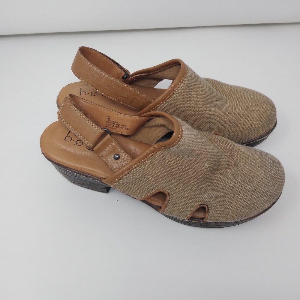 Shoe size 9M